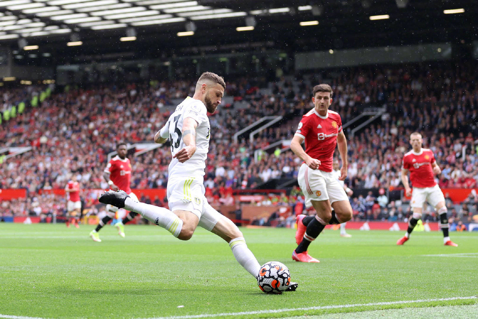 用他犀利的 用他犀利的