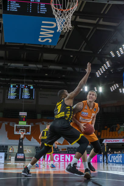 引擎中更容 引擎中更容